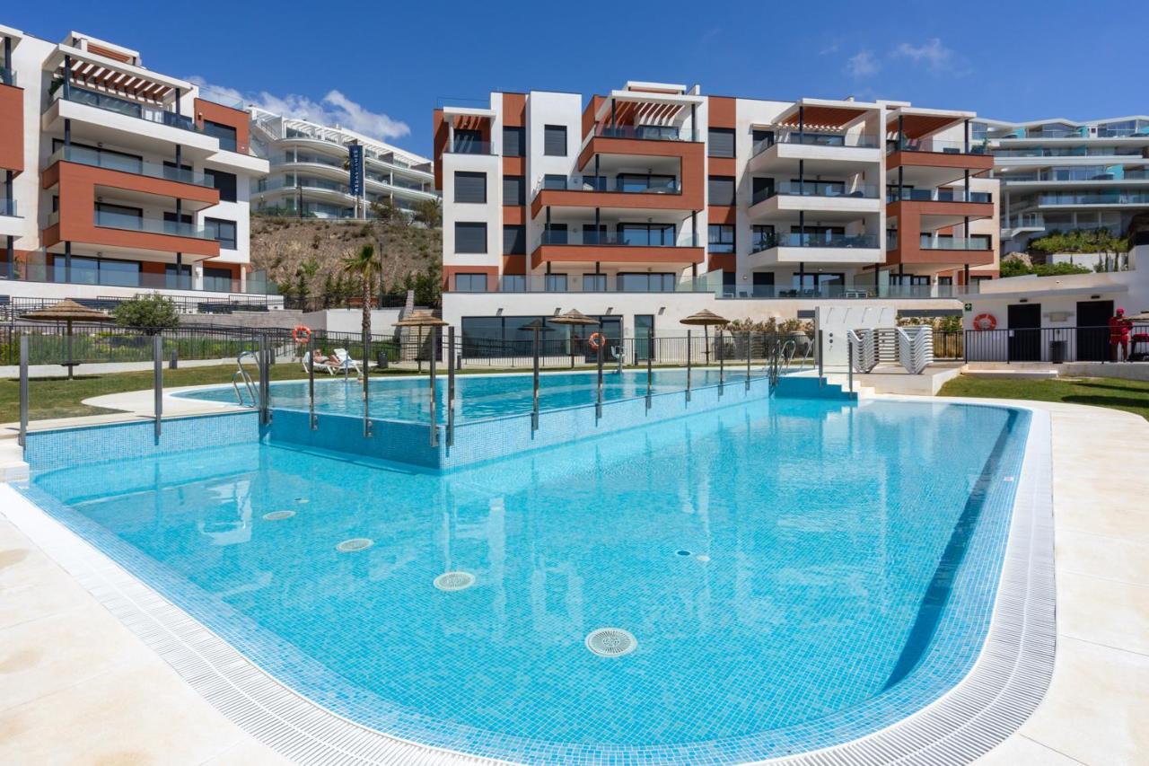Fantastic Poolfront Apartment In Middel Views By Costarentals - Ref 161 Фуэнхирола Экстерьер фото