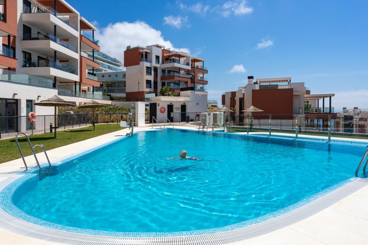 Fantastic Poolfront Apartment In Middel Views By Costarentals - Ref 161 Фуэнхирола Экстерьер фото