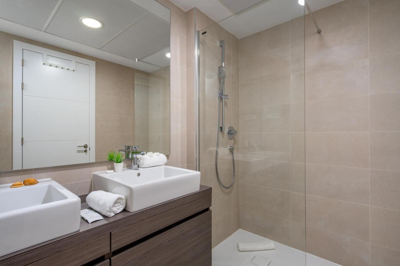 Fantastic Poolfront Apartment In Middel Views By Costarentals - Ref 161 Фуэнхирола Экстерьер фото