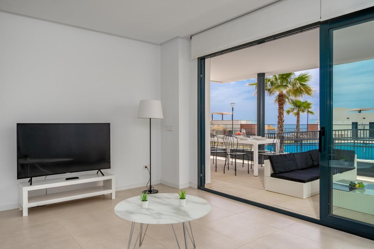 Fantastic Poolfront Apartment In Middel Views By Costarentals - Ref 161 Фуэнхирола Экстерьер фото