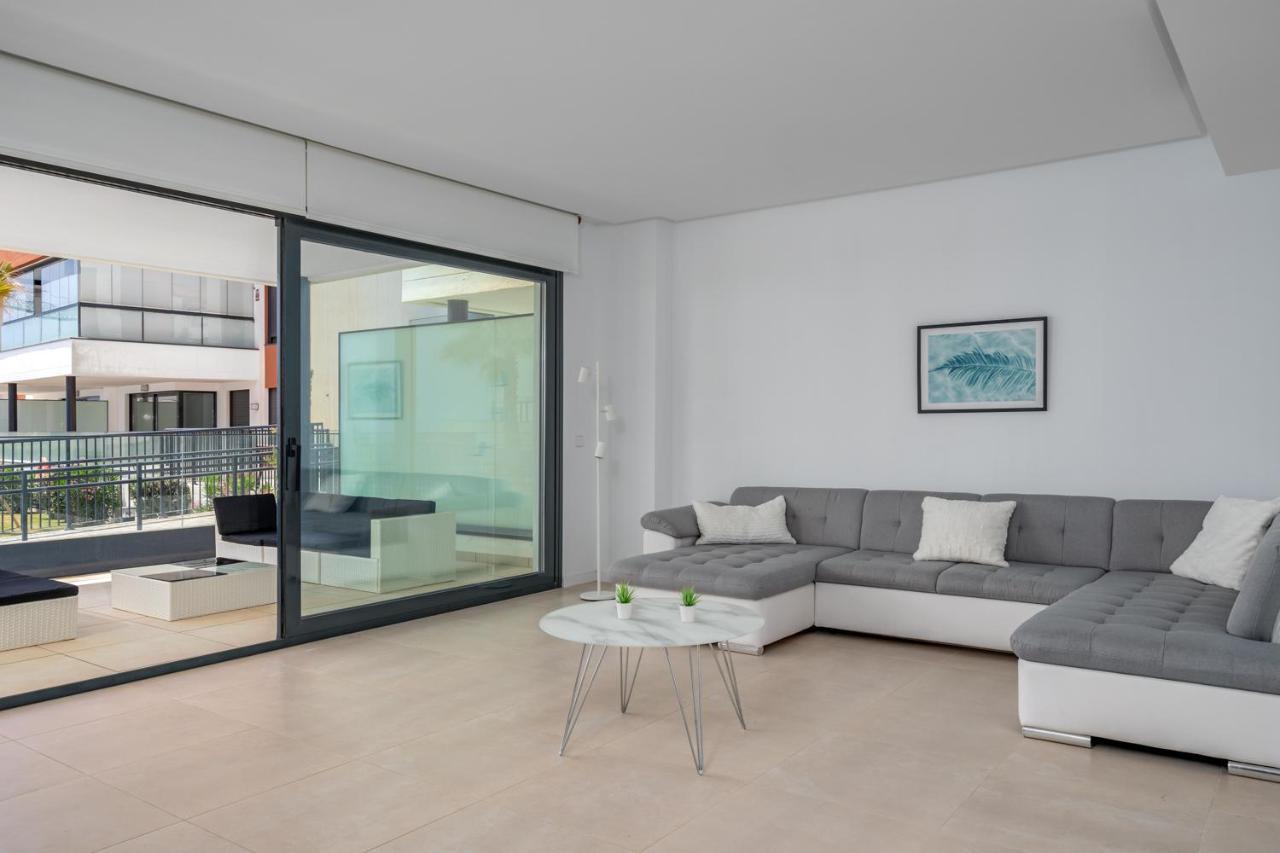 Fantastic Poolfront Apartment In Middel Views By Costarentals - Ref 161 Фуэнхирола Экстерьер фото