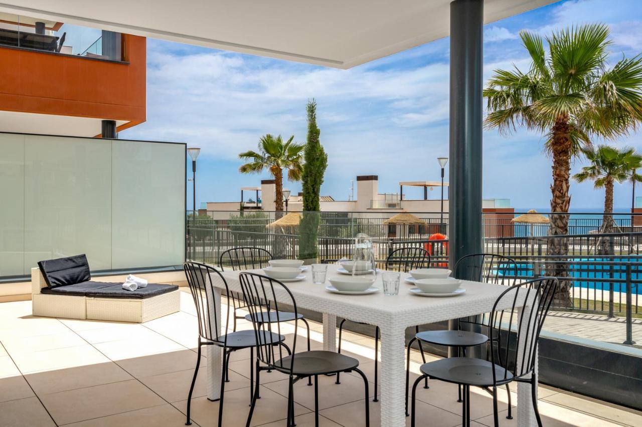 Fantastic Poolfront Apartment In Middel Views By Costarentals - Ref 161 Фуэнхирола Экстерьер фото