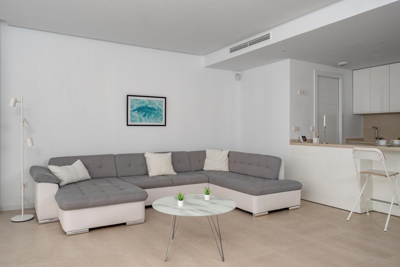 Fantastic Poolfront Apartment In Middel Views By Costarentals - Ref 161 Фуэнхирола Экстерьер фото