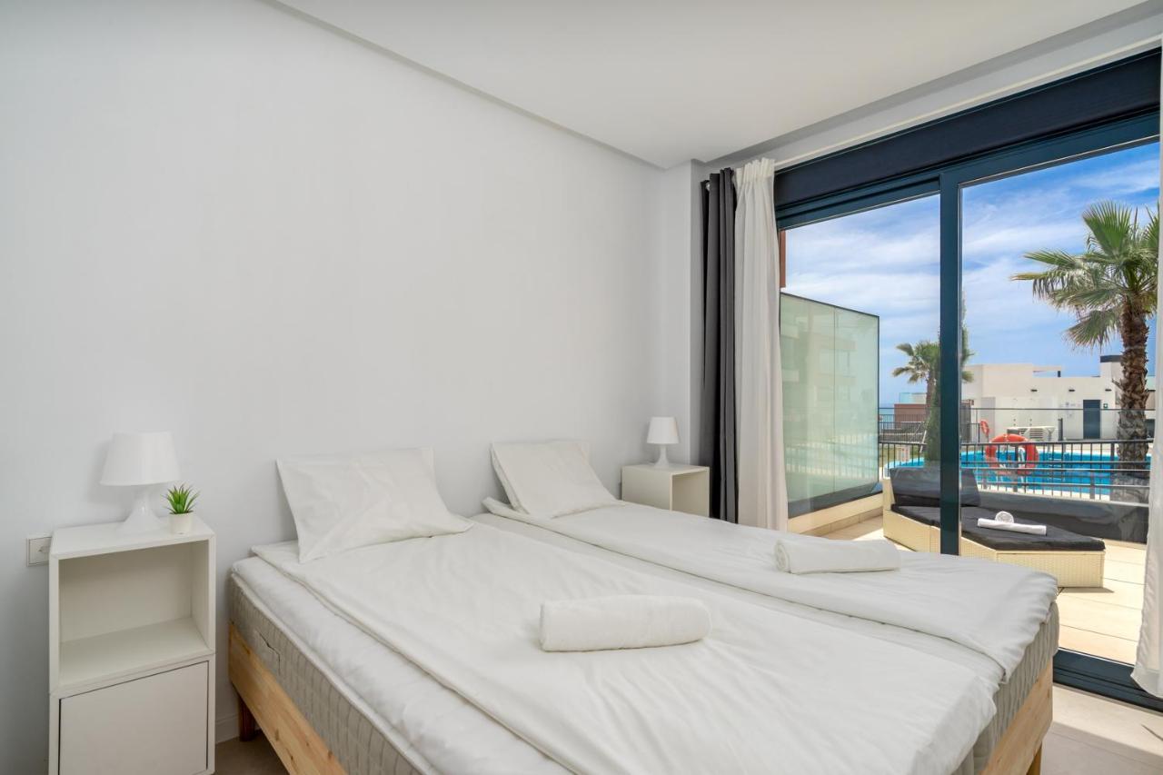 Fantastic Poolfront Apartment In Middel Views By Costarentals - Ref 161 Фуэнхирола Экстерьер фото